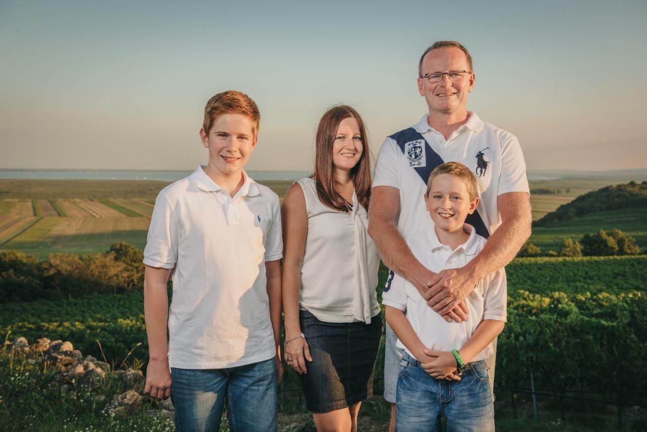 Weingut Gaestehaus D&D Haider Jois Buitenkant foto