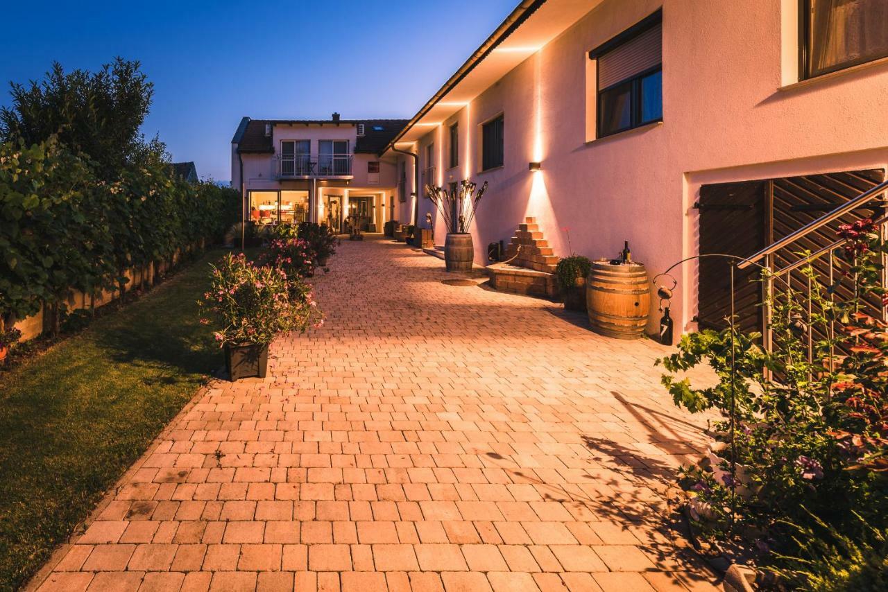 Weingut Gaestehaus D&D Haider Jois Buitenkant foto